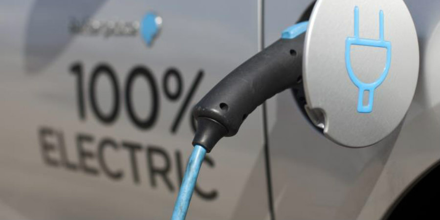 Γερμανία: Ένα εκατ. σταθμούς φόρτισης ηλεκτρ. αυτοκινήτων επιθυμεί η Μέρκελ